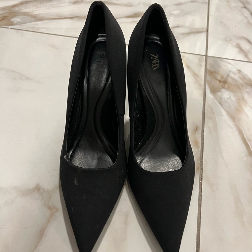 Zara Black Pointed Toe Heels